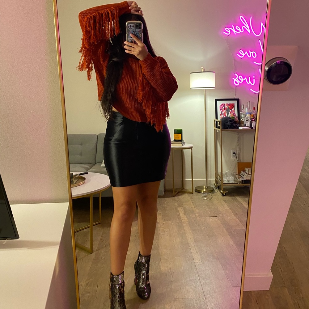 *24 HOUR SALE* All The Rage Rust Fringe Sleeve Sweater - Picture 9 of 13